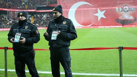 Futbolun yıldızları 'teröre karşı' tek yürek oldu