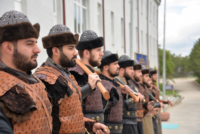 Ertuğrul Gazi Türbesi'nde "saygı nöbeti"