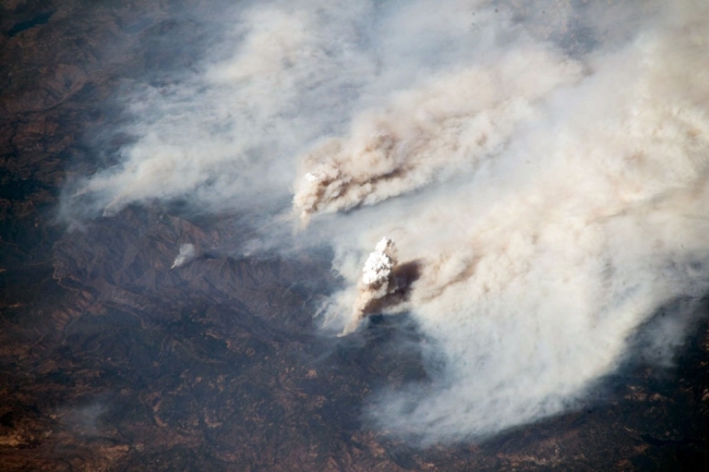 California’nın büyük felaketi uydudan fotoğraflandı