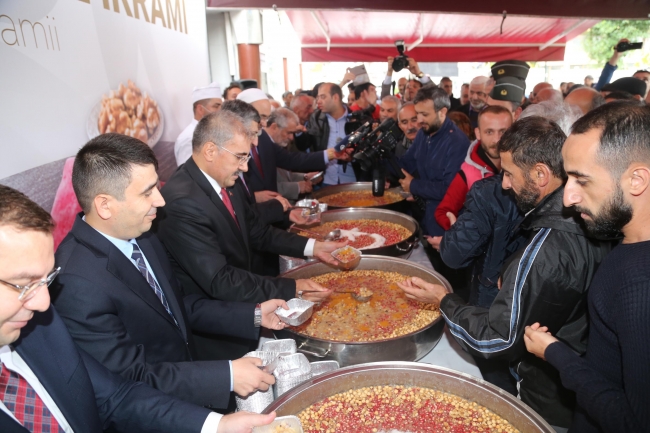 Cumhurbaşkanlığından vatandaşlara aşure ikramı