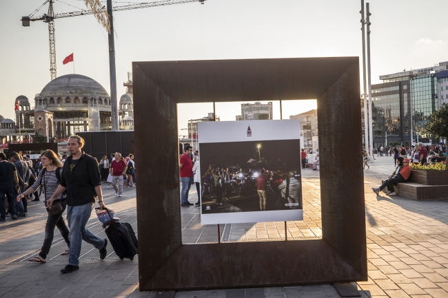 15 Temmuz fotoğraf sergisi Taksim Meydanı'nda açıldı