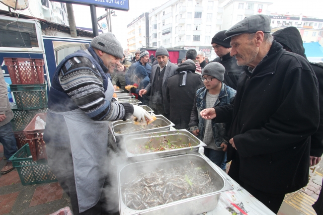 Tekirdağ'da Hamsi Şöleni'nde 3 ton hamsi dağıtıldı