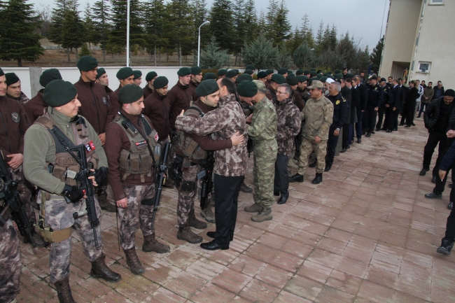 Mersin ve Elazığ'dan PÖH'ler dualarla Afrin'e uğurlandı