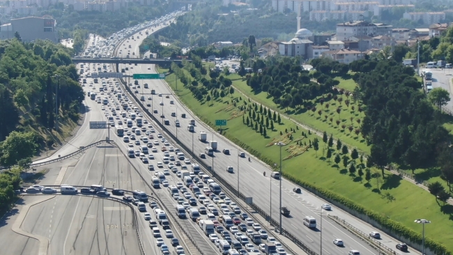 İstanbul trafiğinde tatil yoğunluğu başladı