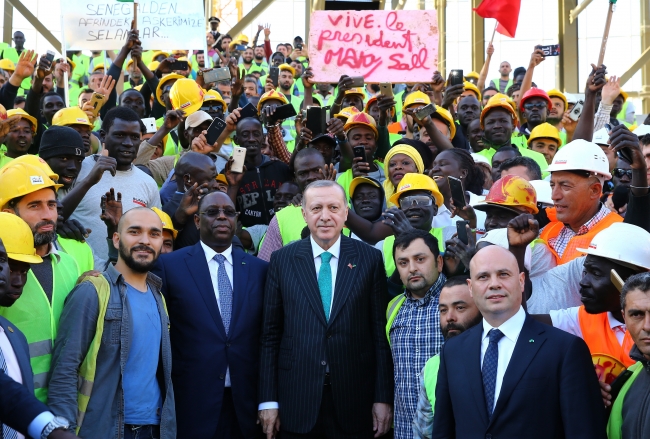 Cumhurbaşkanı Erdoğan, Senegal’deki Türk firmaların şantiyelerini gezdi