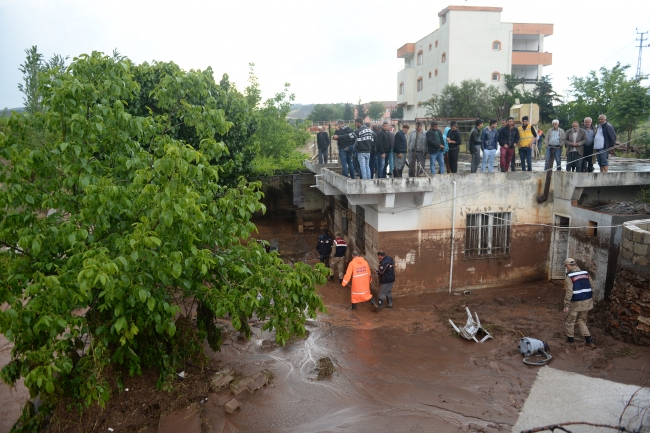 Kilis'te sağanak yağış sele neden oldu