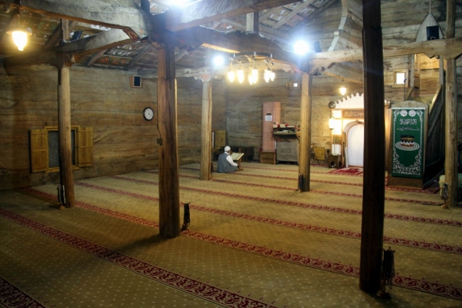 Tek bir çivi kullanılmadan inşa edilen Göğceli Camii hala ayakta