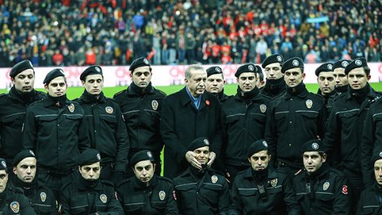 Futbolun yıldızları 'teröre karşı' tek yürek oldu