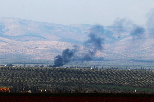 TRT Haber üç koldan kuşatılan Afrin'de