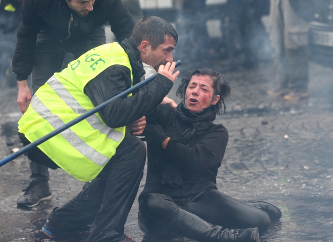 "Sarı Yelekliler" hükümetin açıklamalarından memnun kalmadı