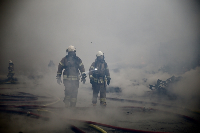 İstanbul Esenyurt'taki fabrika yangınıyla ilgili 2 kişi gözaltına alındı