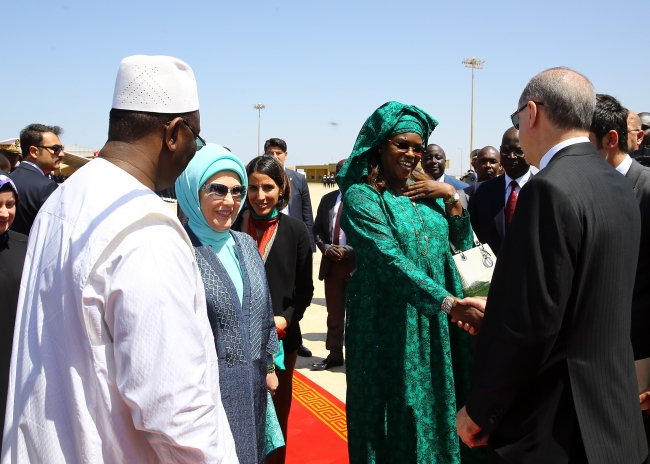 Cumhurbaşkanı Erdoğan, Mali'de resmi törenle karşılandı