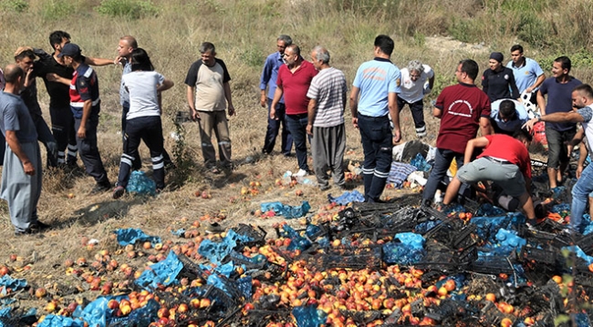 Mersin'de işçileri taşıyan kamyonet devrildi: 2 ölü, 10 yaralı