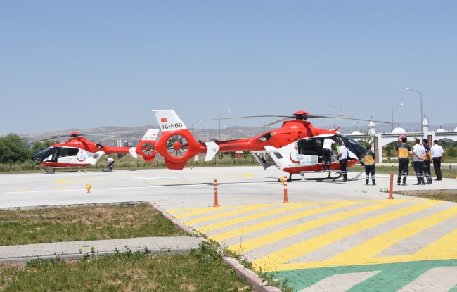 2 ambulans helikopter 6 yaşındaki Kartal için havalandı