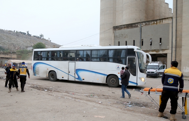 Doğu Guta'dan tahliye edilenlerin sayısı 22 bini geçti