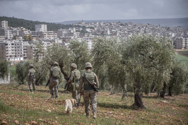 Mehmetçiğin kahramanlığı Afrin'de mazluma umut oldu