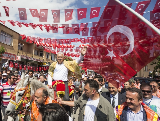 Başbakan Yıldırım: Ülkeyi bölmeye çalışanların korkulu rüyası oluruz.