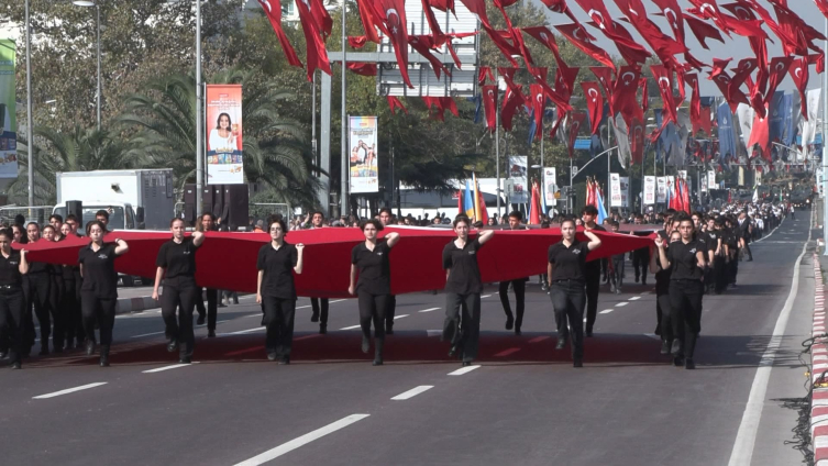 İstanbul'daki Vatan Caddesi'nde 29 Ekim provası