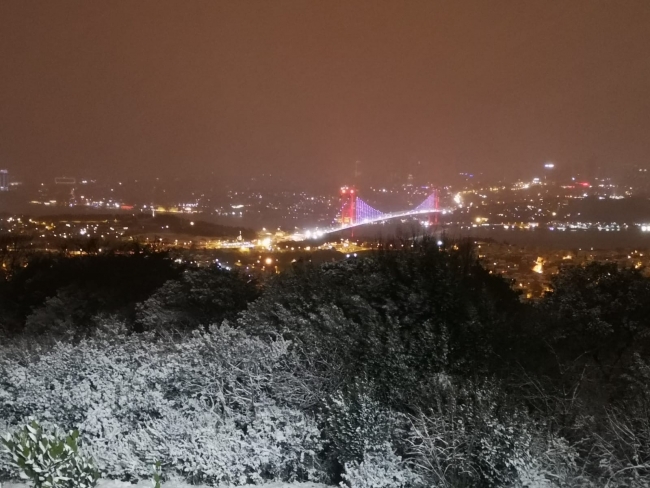 İstanbul'da beklenen kar etkisini gösterdi