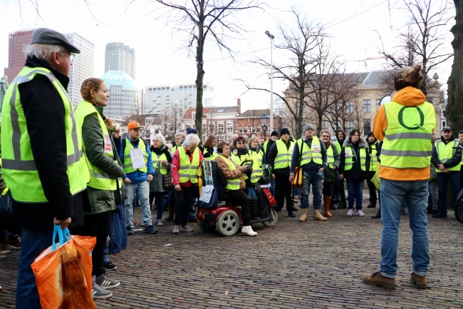 Hollanda'da 'Sarı Yelekliler' protestosu