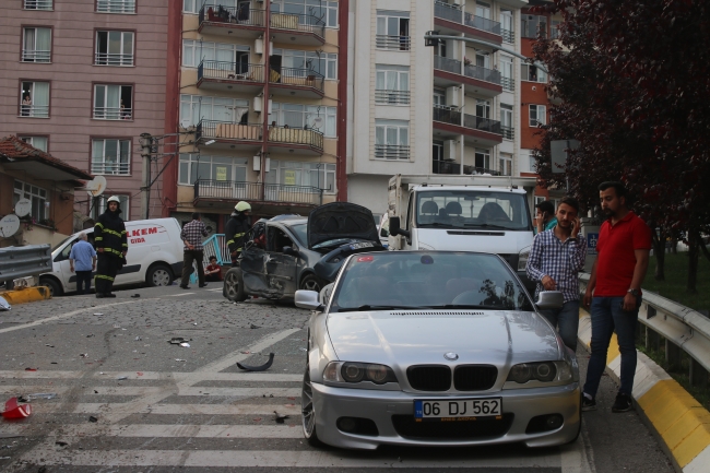 Freni boşalan midibüs trafiği birbirine kattı