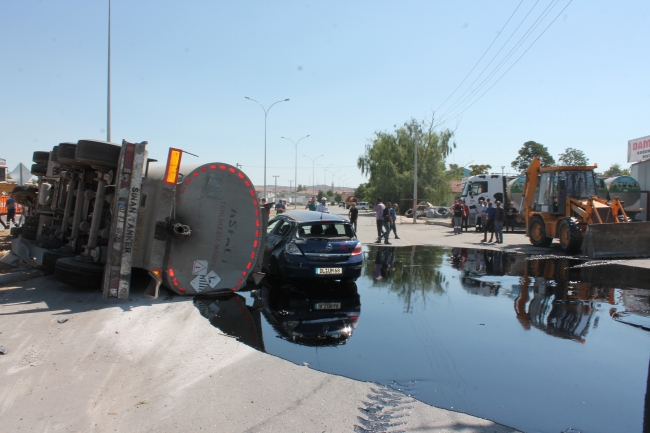 Aksaray'da freni patlayan tanker 2 araca çarptı