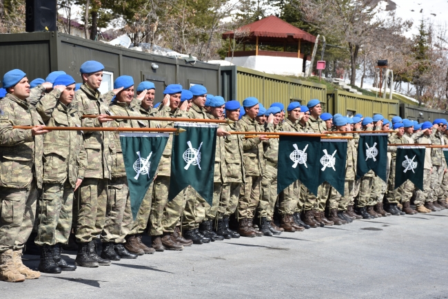 Hakkari'de şehit kahramanlar için tören