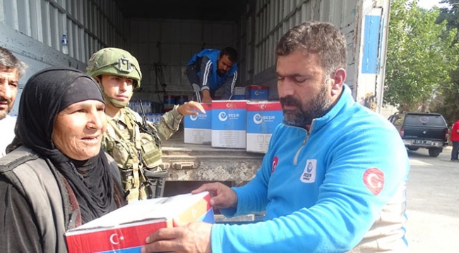 Şanlıurfa'dan Tel Abyad ve Rasulayn'a insani yardım