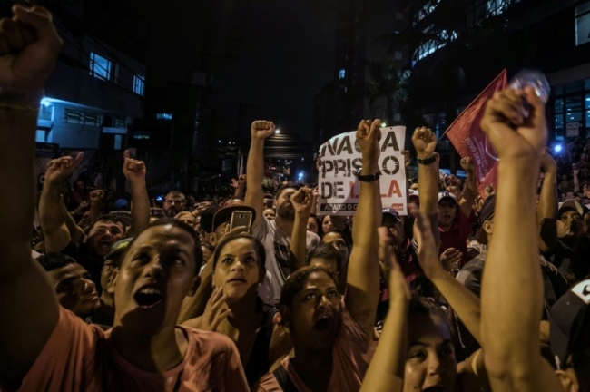 Destekçilerinden, eski Brezilya Devlet Başkanı Lula'ya "diren" çağrısı