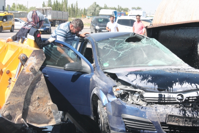 Aksaray'da freni patlayan tanker 2 araca çarptı