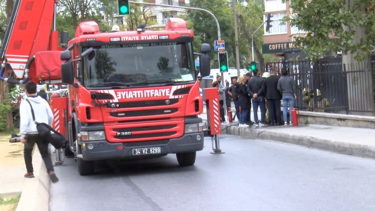 Bakırköy'de hastane bahçesinde yangın çıktı