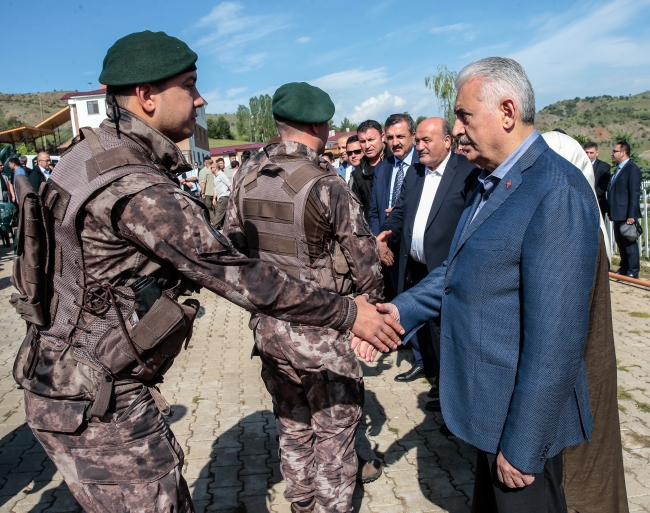 Başbakan Yıldırım bayramı baba ocağında karşıladı