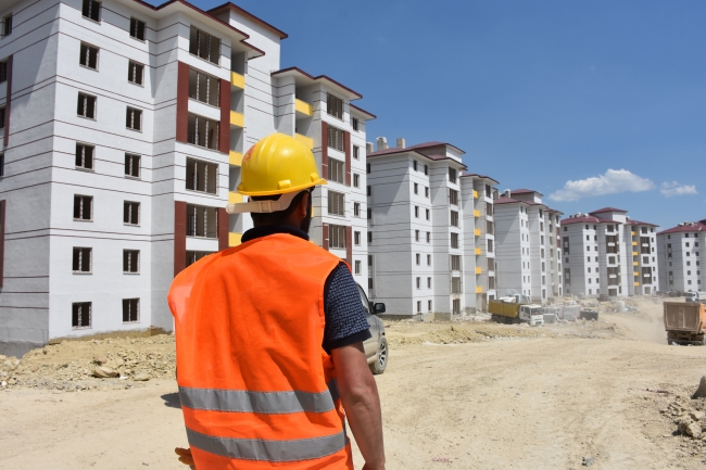 Terörden zarar gören bölgeler yeniden inşa ediliyor