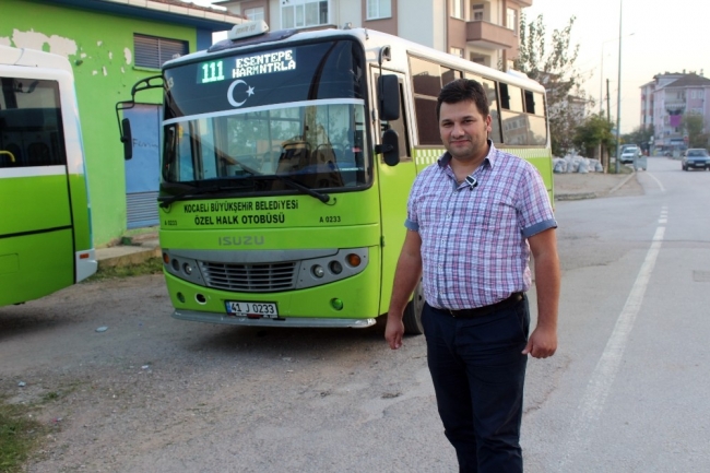 Halk otobüsüne binen köpek ortalığı birbirine kattı