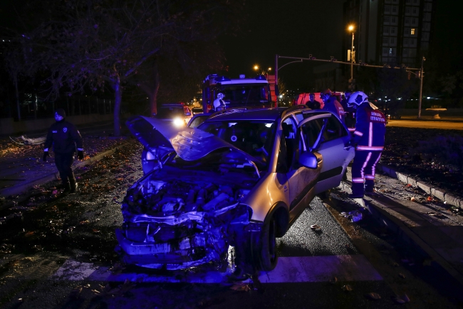 Ankara'da trafik kazaları: 4 yaralı