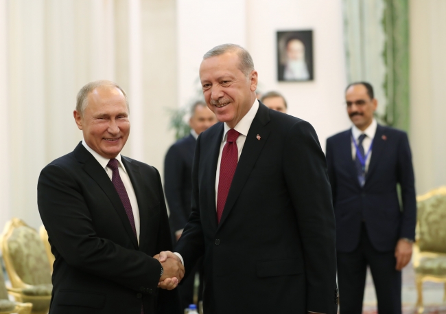 Cumhurbaşkanı Erdoğan, Putin ile bir araya geldi