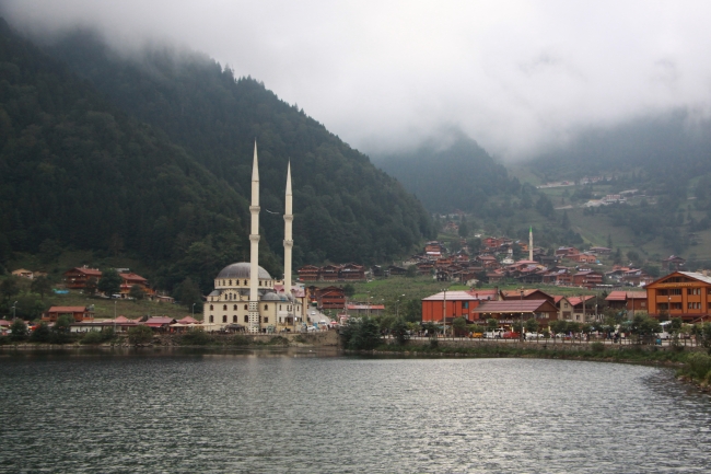 Uzungöl'de yapılar boşaltılmayınca yıkım başlamadı