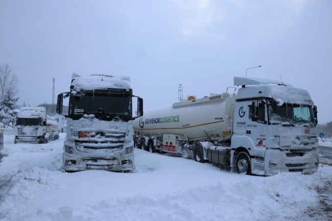 Bolu Dağı 15 saattir ağır araçlara kapalı