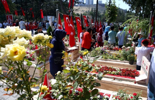 Türkiye 15 Temmuz şehitlerini anıyor