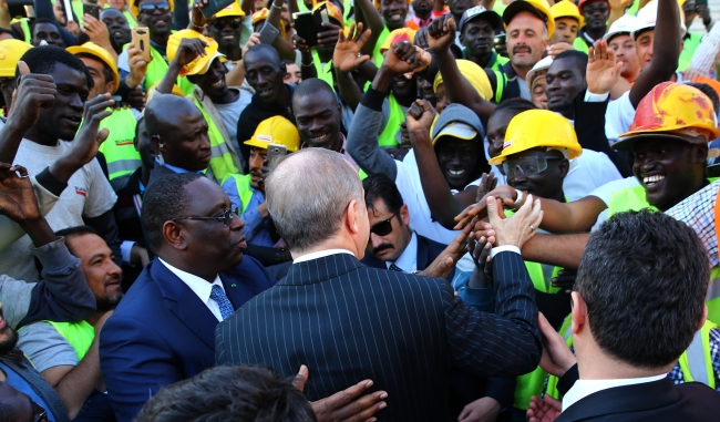 Cumhurbaşkanı Erdoğan, Senegal’deki Türk firmaların şantiyelerini gezdi