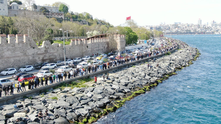 TCG Anadolu gemisinde bayram heyecanı sürüyor