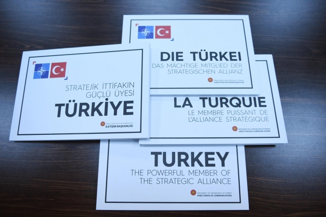 Cumhurbaşkanı Erdoğan'dan liderlere "Stratejik İttifakın Güçlü Üyesi Türkiye" kitabı