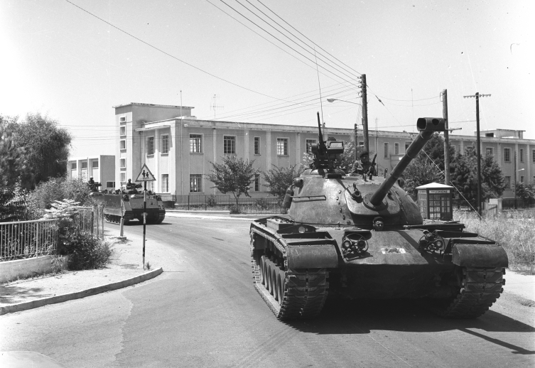 Barış Harekatına katılan Türk zırhlı birlikleri Girne'de. | Fotoğraf: AA