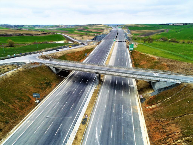 Cumhuriyet'in 100. yılına bölünmüş yol hamlesi damga vurdu