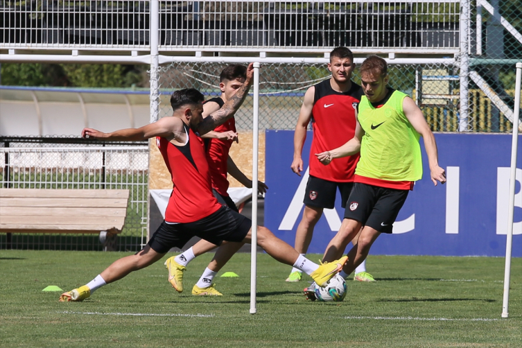 Gaziantep FK'te Erdal Güneş'ten transfer açıklaması