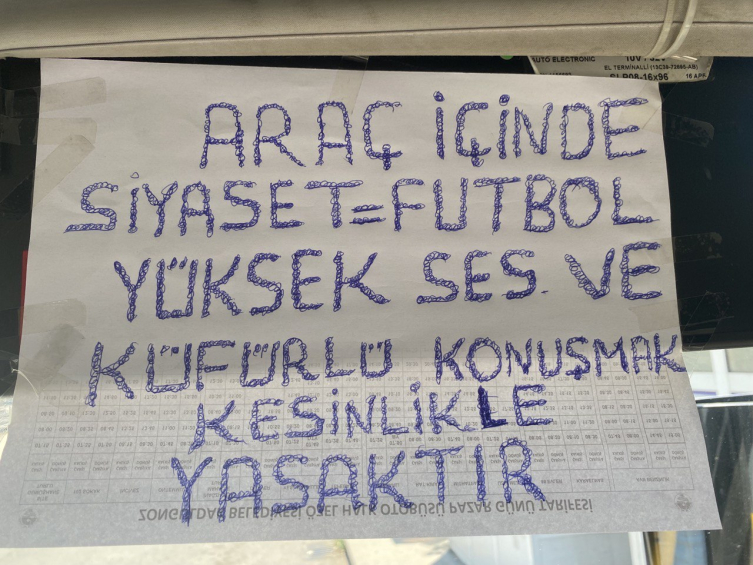 Bu otobüste siyaset ve futbol konuşmak yasak