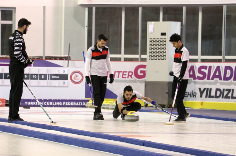 Curlingde hedef olimpiyatları garantilemek