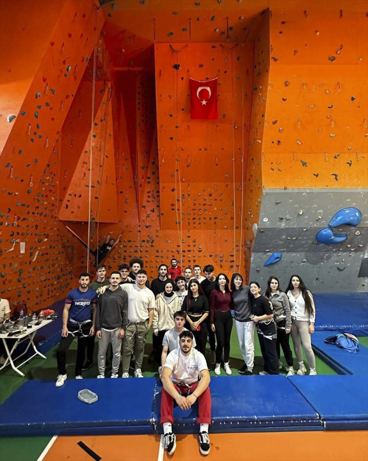 Otizmli çocuklar tırmanış sporuyla tanıştı