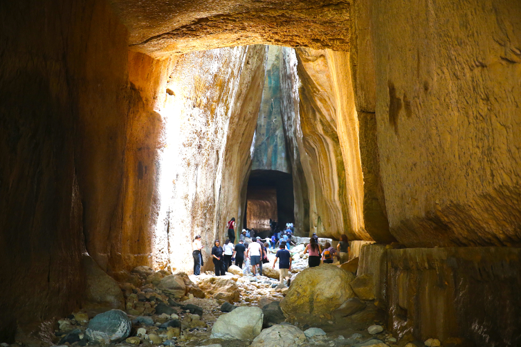 Depremlerde hasar almayan Titus Tüneli turizme katkı sağlıyor