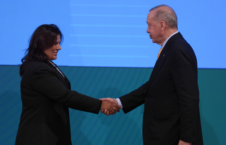 AK Parti'ye 9 belediye başkanı katıldı